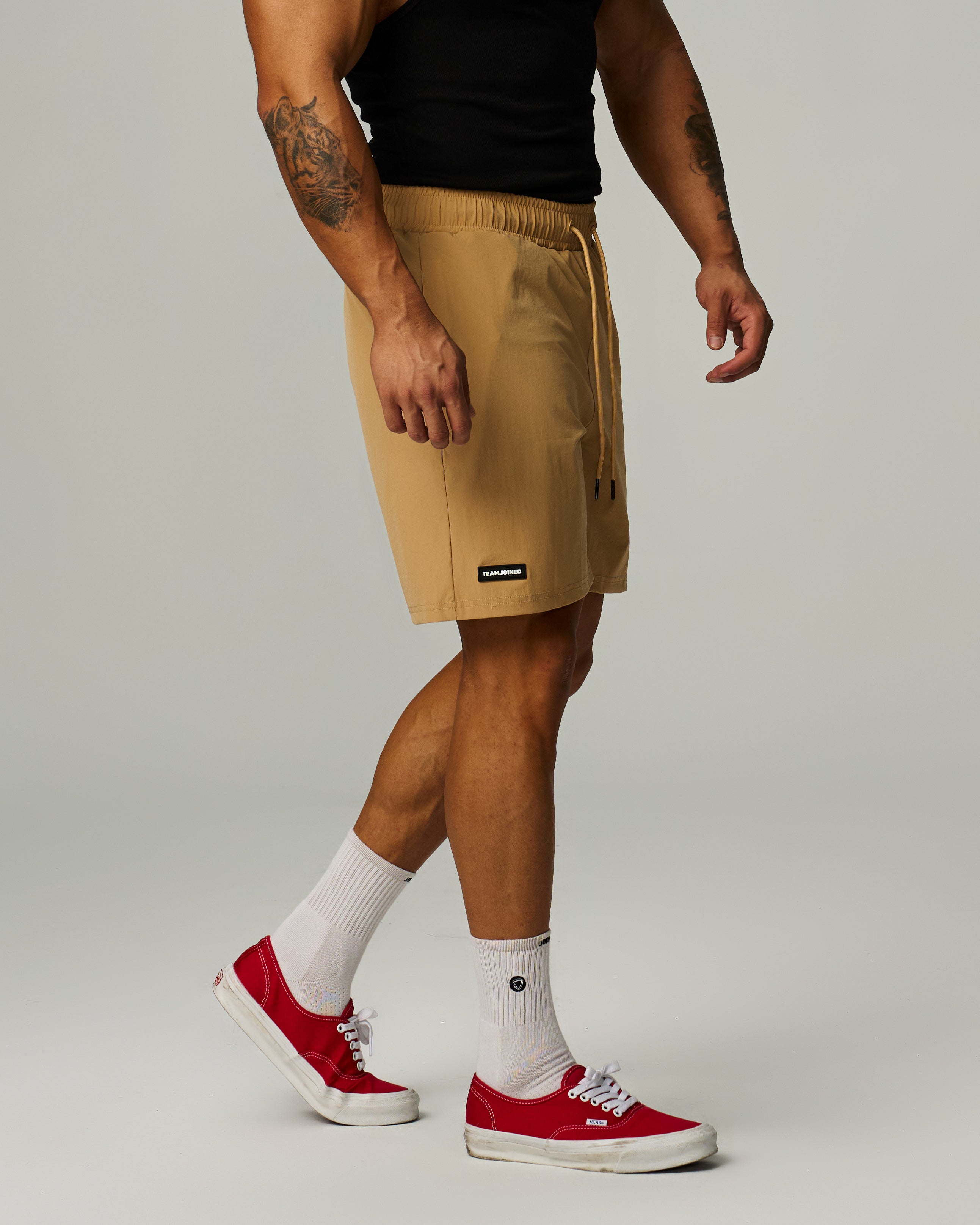 color_Light Khaki