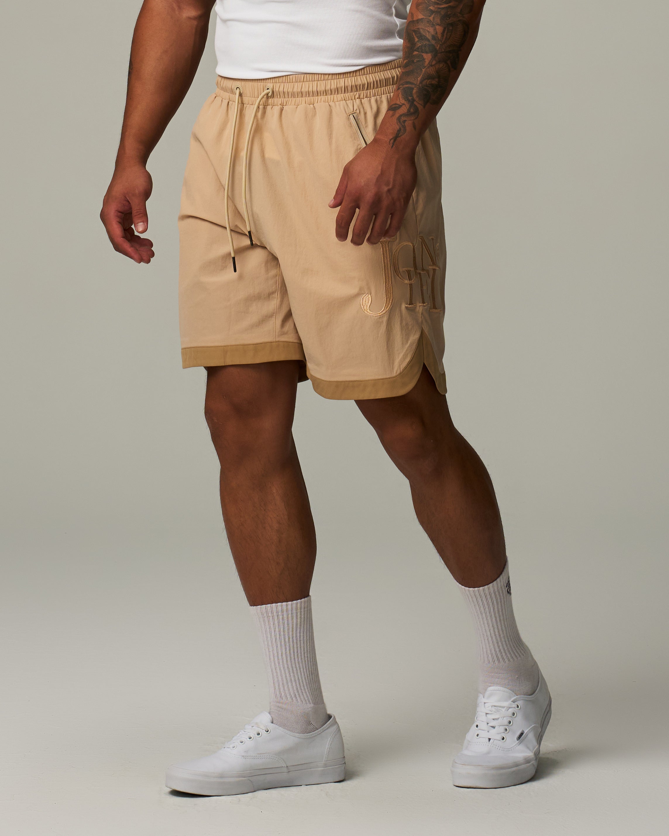 color_Light Khaki